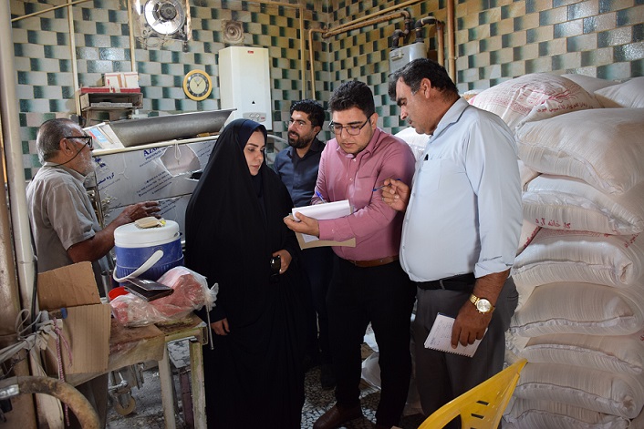 صدیقه سعادتمند بخشدار مرکزی دشتستان