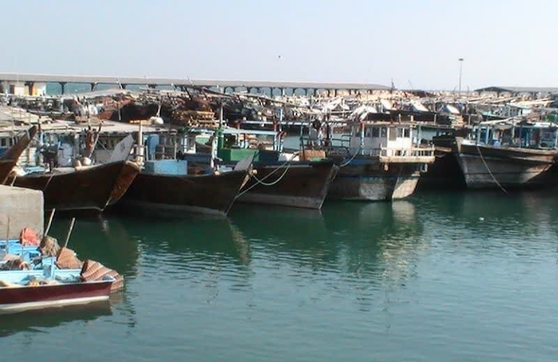 اسکله شیلات بندر دیر