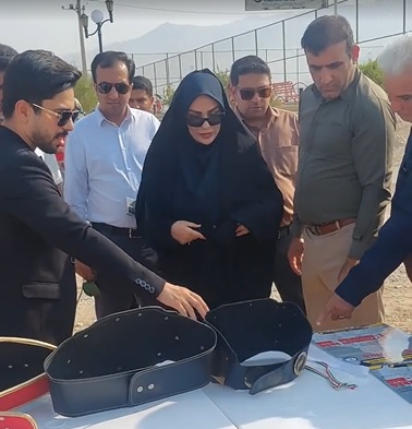 حضور صدیقه سعادتمند بخشدار مرکزی دشتستان در کلنگ زنی ساختمان دهیاری قراولخانه