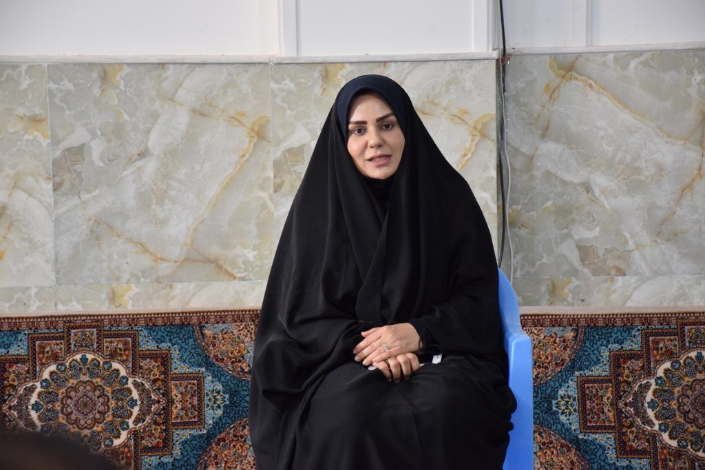 صدیقه سعادتمند بخشدار مرکزی دشتستان