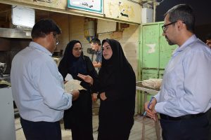 صدیقه سعادتمند بخشدار مرکزی دشتستان - بازدید نانوایی