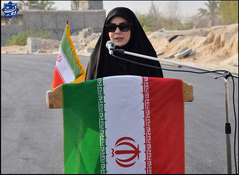 صدیقه سعادتمند بخشدار مرکزی دشتستان - سخنرانی